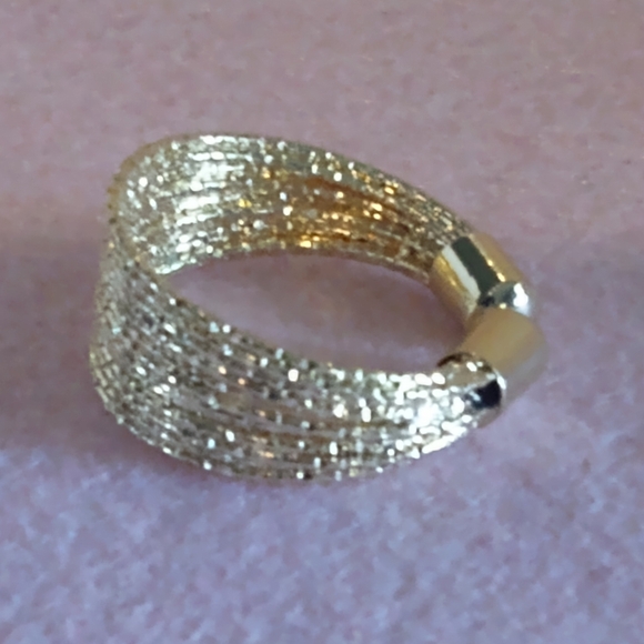 Elegant Gold-Tone Women's Ring - Picture 2 of 2